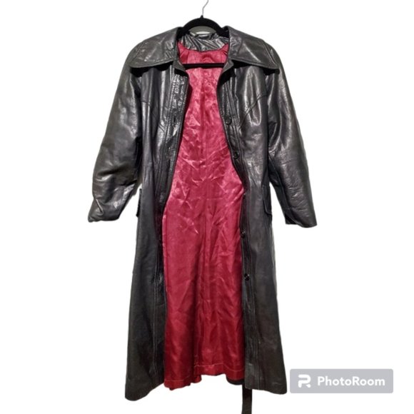 Vintage black Leather jacket, satin lining, midi lenth size small - Picture 2 of 6